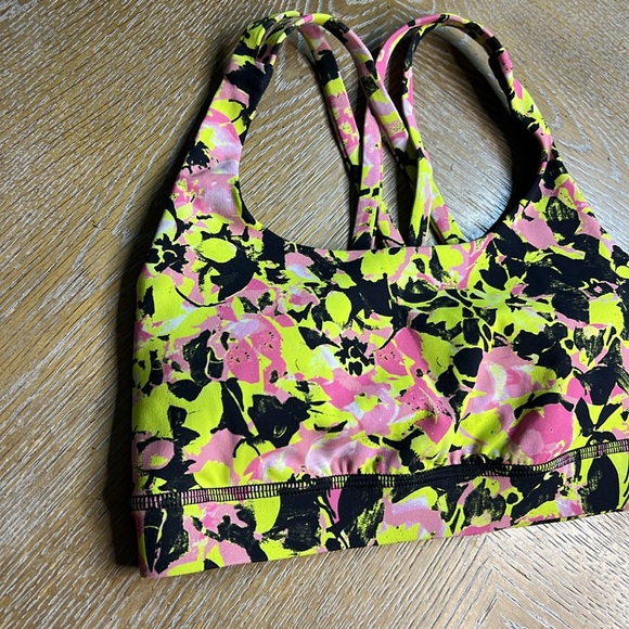 LULULEMON Floral Energy Bra in Medium Support 2 - Picture 3 of 7